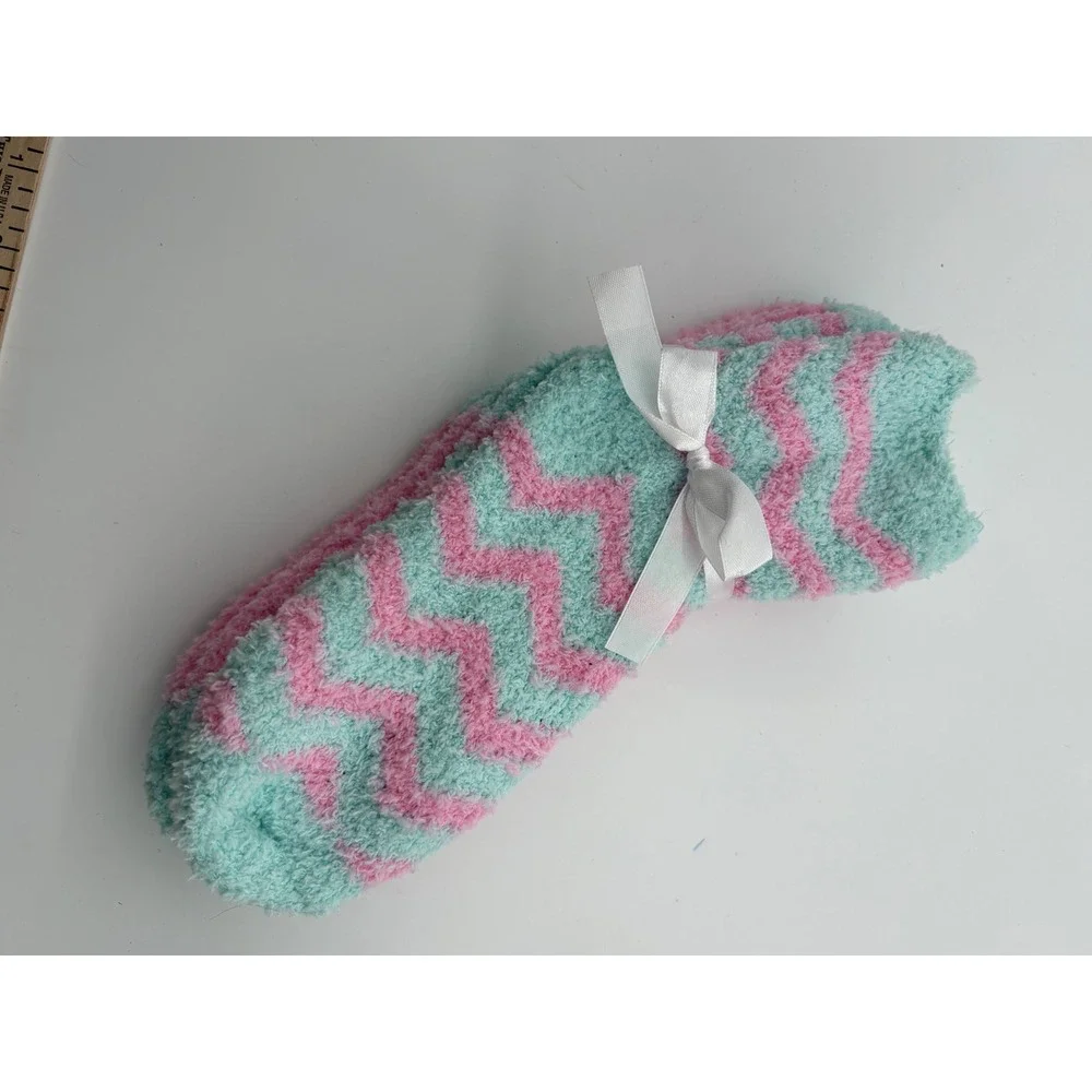 Unbranded Fuzzy Socks OS Pink Blue Chevron Zig‎ Zag Plush Cozy Slipper Socks